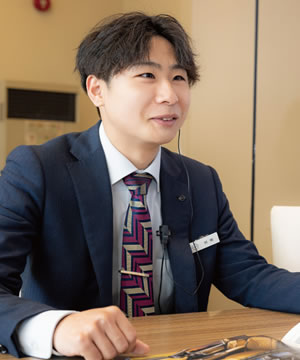 村岡 慶哉さん